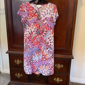 Vibrant Floral Short Sleeve Dress with Metallic Accents size Mp